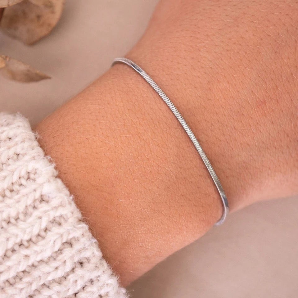 Unisex single hook plain elegant bracelet