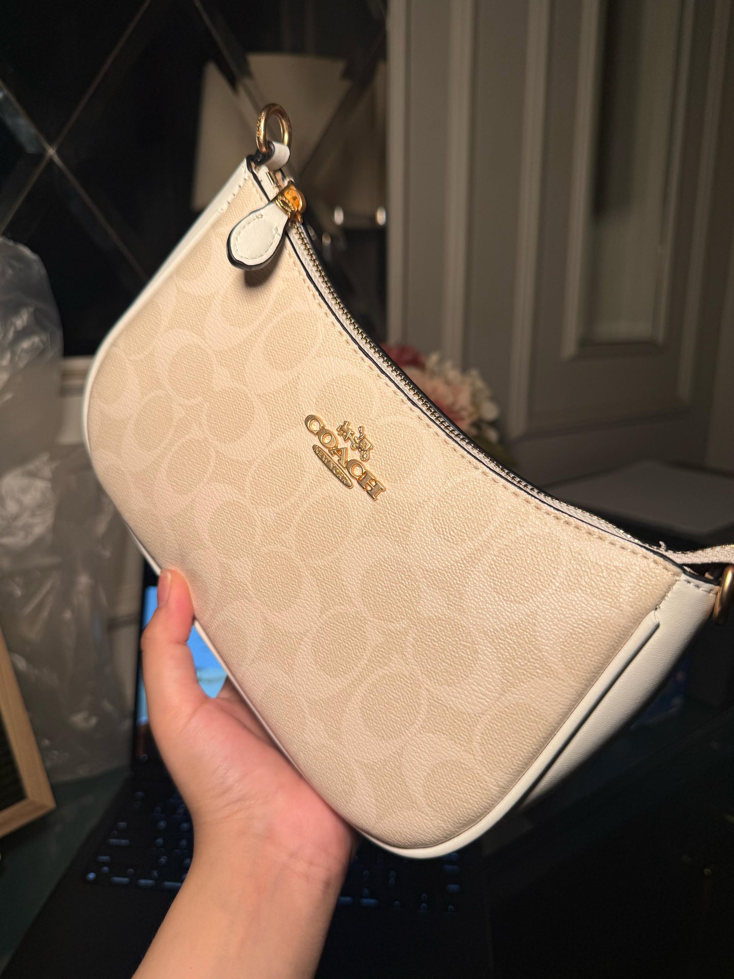 White/ Beige Coach shoulder bag (immediate white delivery available)(HIGH QUALITY)