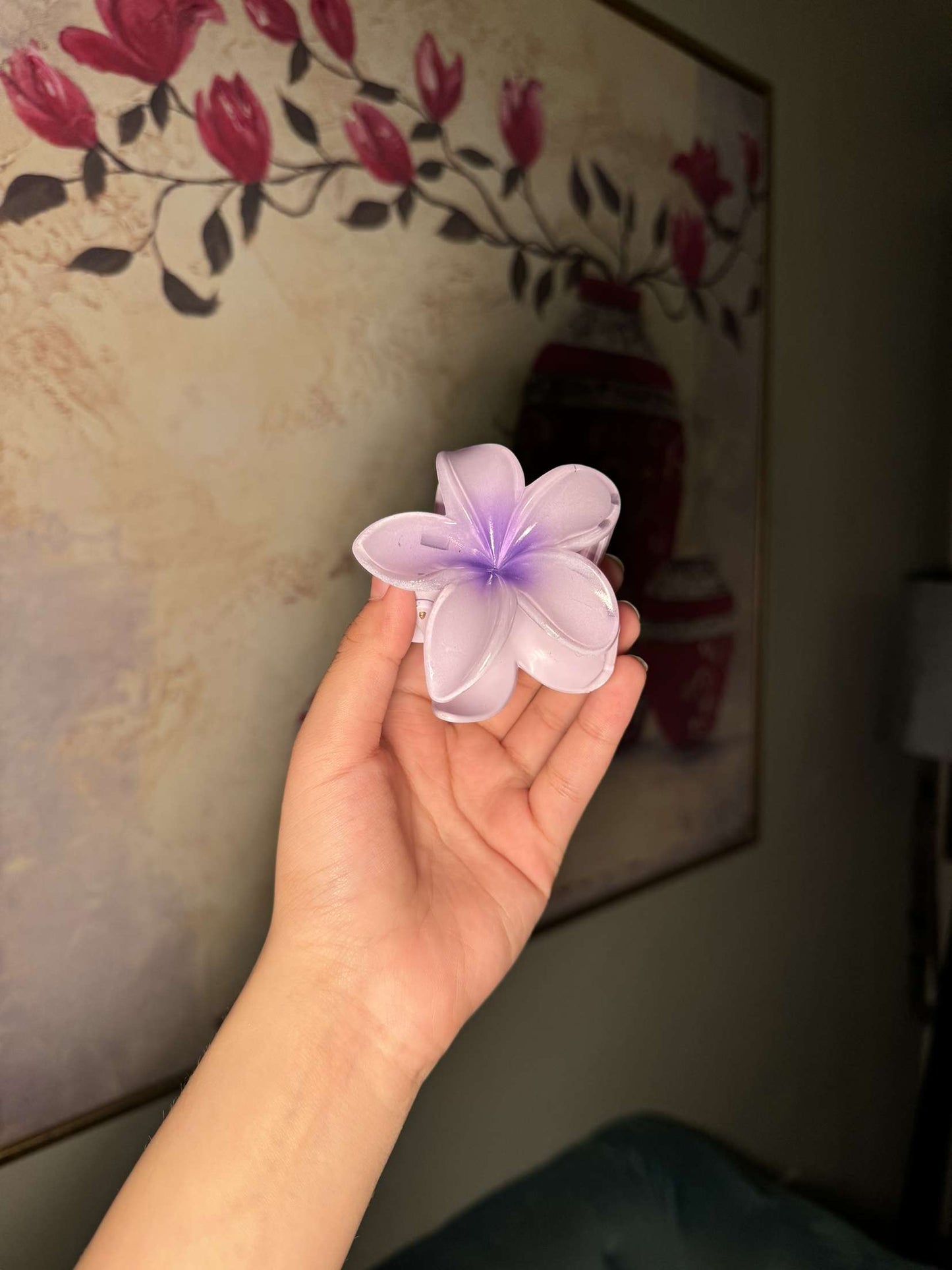 Light Purple Flower shape claw