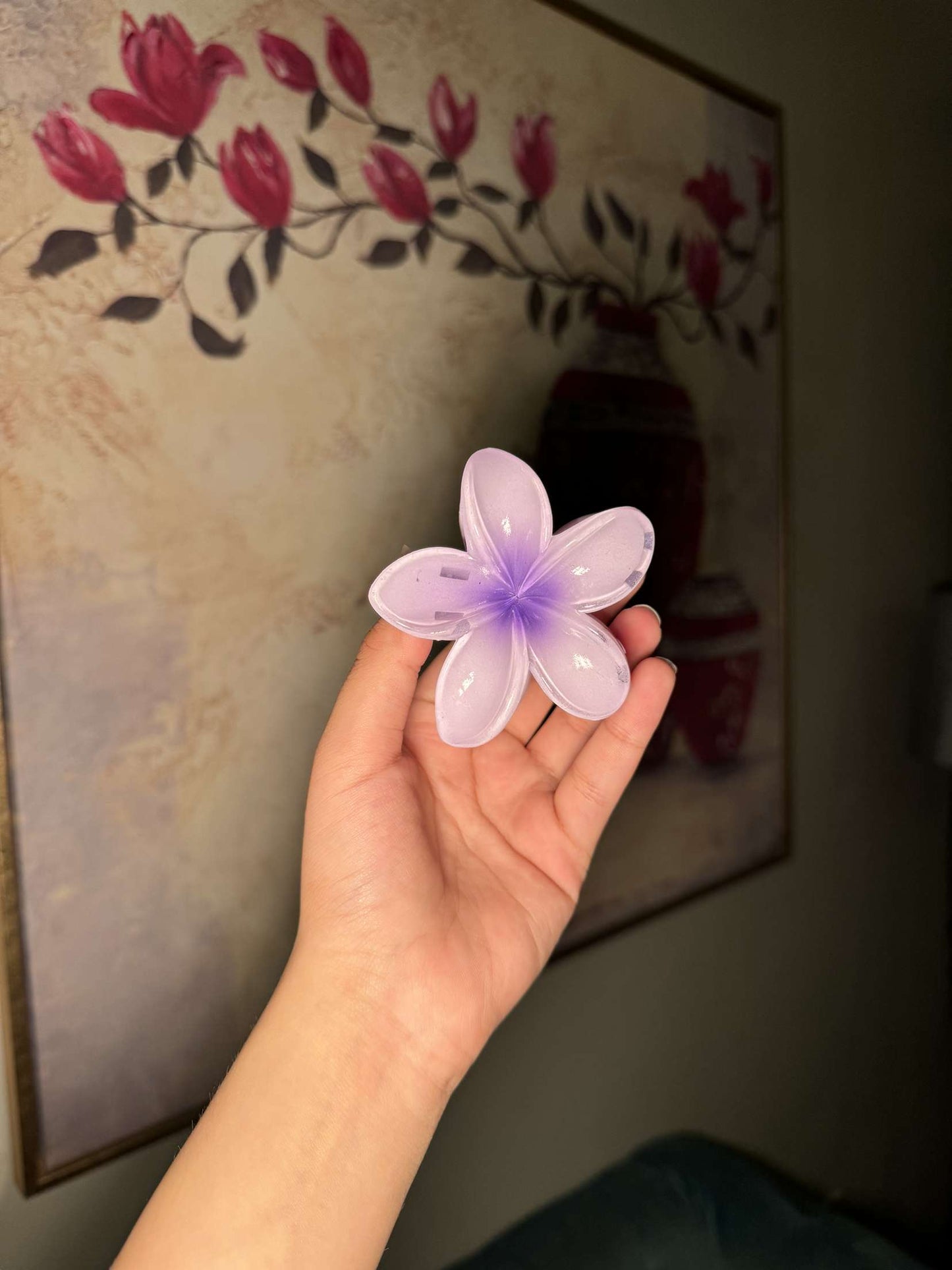 Light Purple Flower shape claw